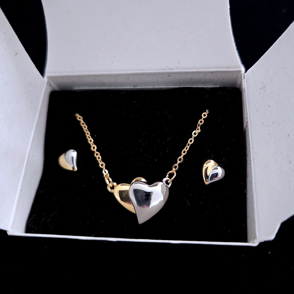 VTG 1999 Avon Magnetic Heart Gift Set Two Tone Gold Silver Necklace Earrings NIB